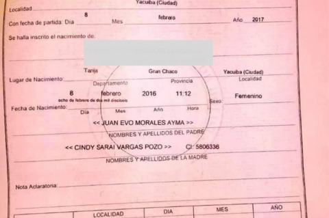 La imagen del certificado de la presunta hija del presidente Evo Morales. 