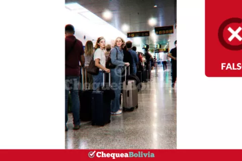 Esta foto que muestra a Catalina Paz y Bibi Urquidi en un aeropuerto es falsa